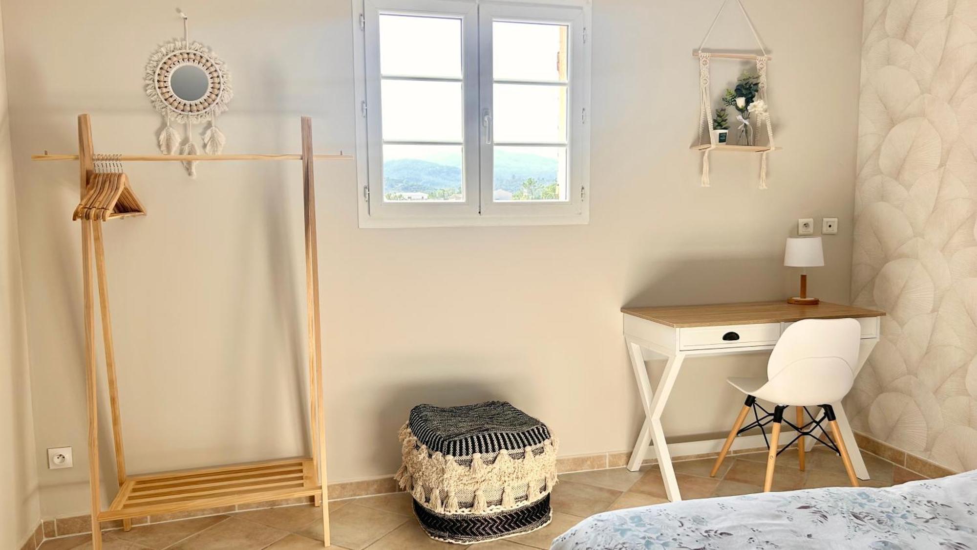 2 Hebergements - 10 Couchages - Parking, Piscine, Jacuzzi - Convivialite Roquebrune-sur Argens Zewnętrze zdjęcie