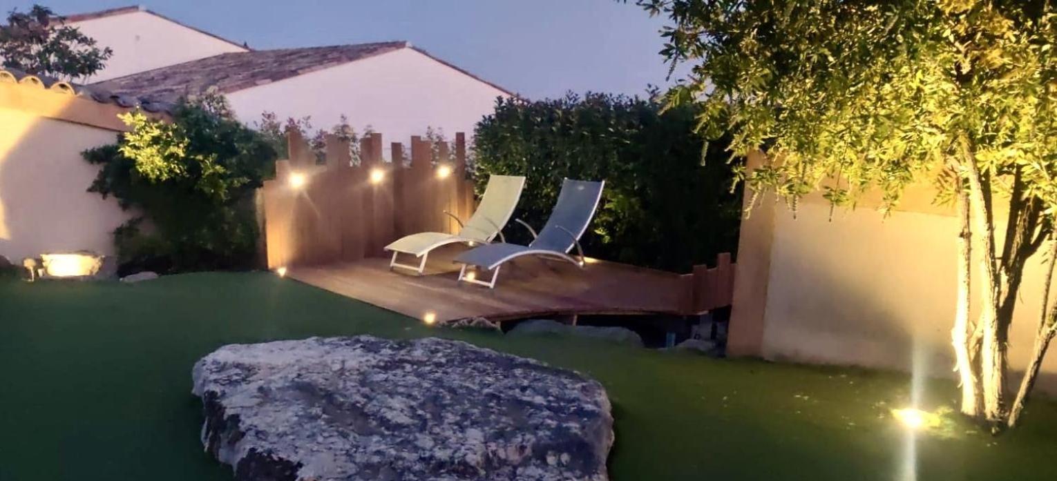2 Hebergements - 10 Couchages - Parking, Piscine, Jacuzzi - Convivialite Roquebrune-sur Argens Zewnętrze zdjęcie